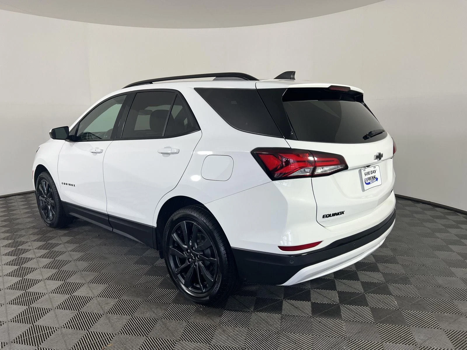 Used 2024 Summit White Chevrolet RS image 28