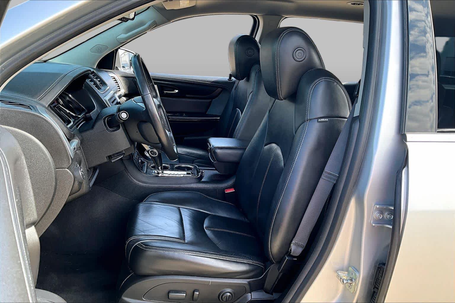 Used 2015 Quicksilver Metallic GMC SLT image 8