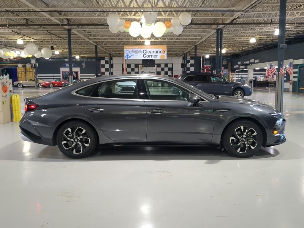 Certified Used 2025 Gray Hyundai SEL image 7