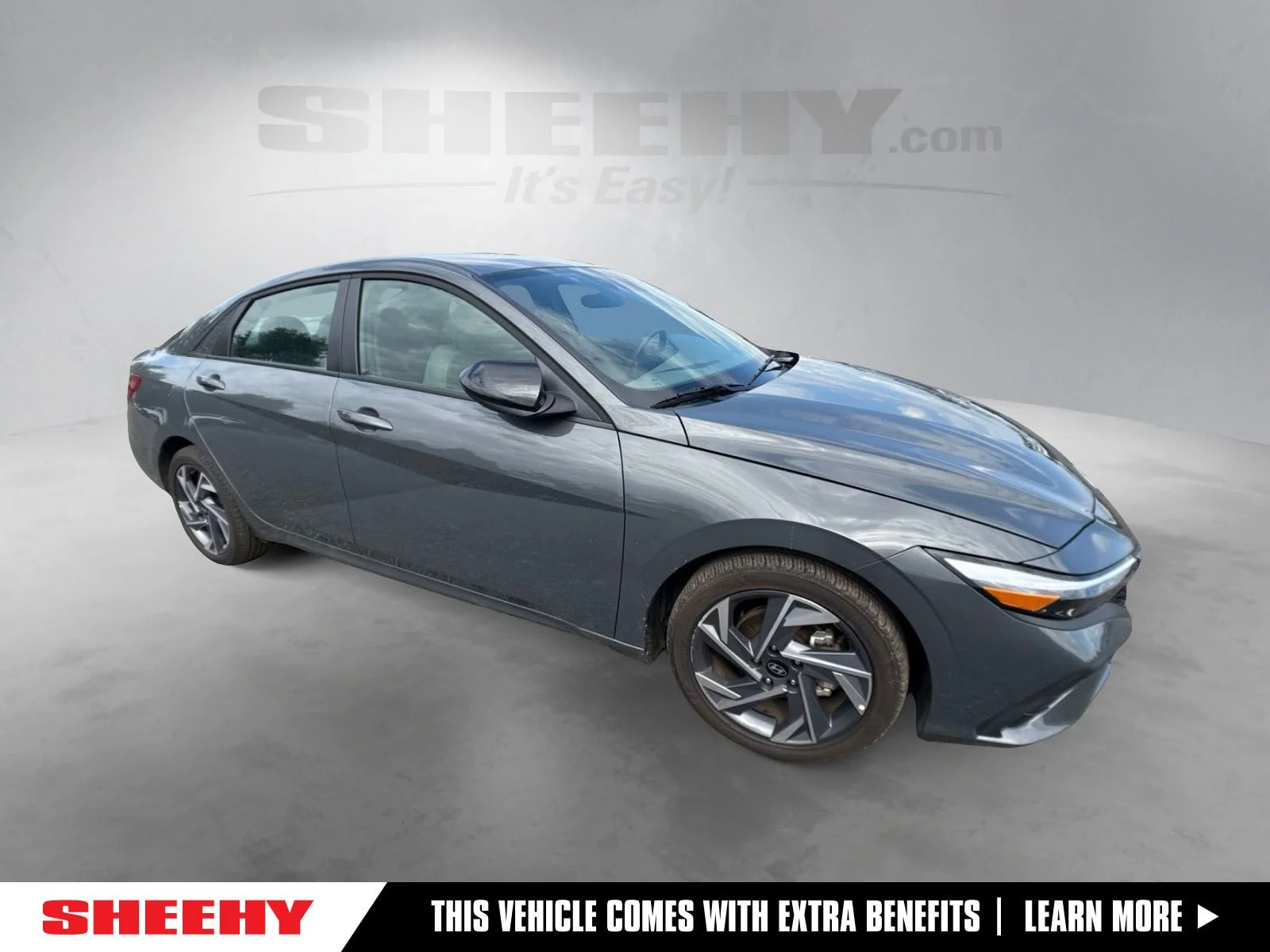 Used 2025 Gray Hyundai SEL Sport image 1