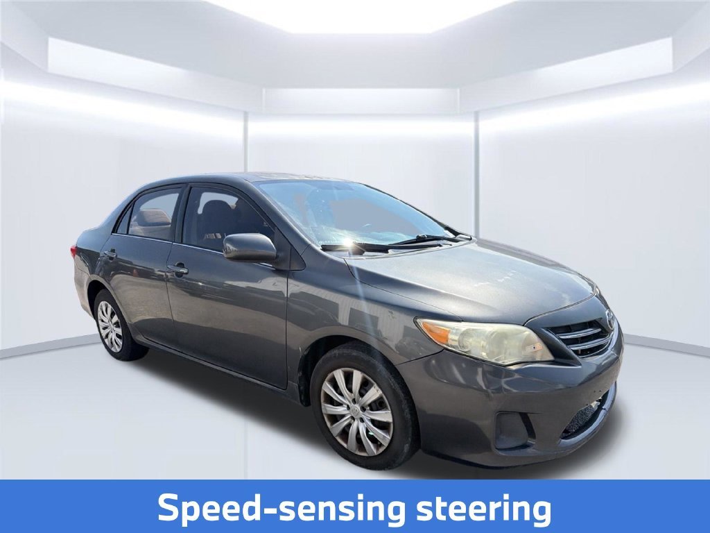 Used 2013 Gray Toyota LE image 4