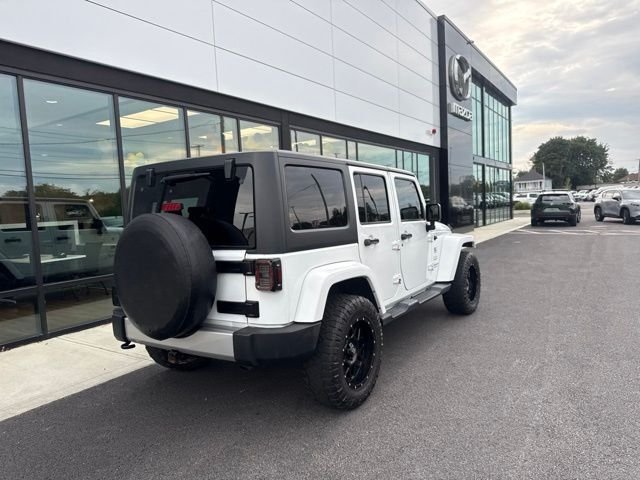 Used 2017 White Jeep Unlimited Sahara image 3