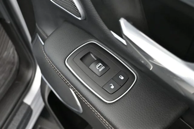 Used 2023 Silver Ram Laramie image 51