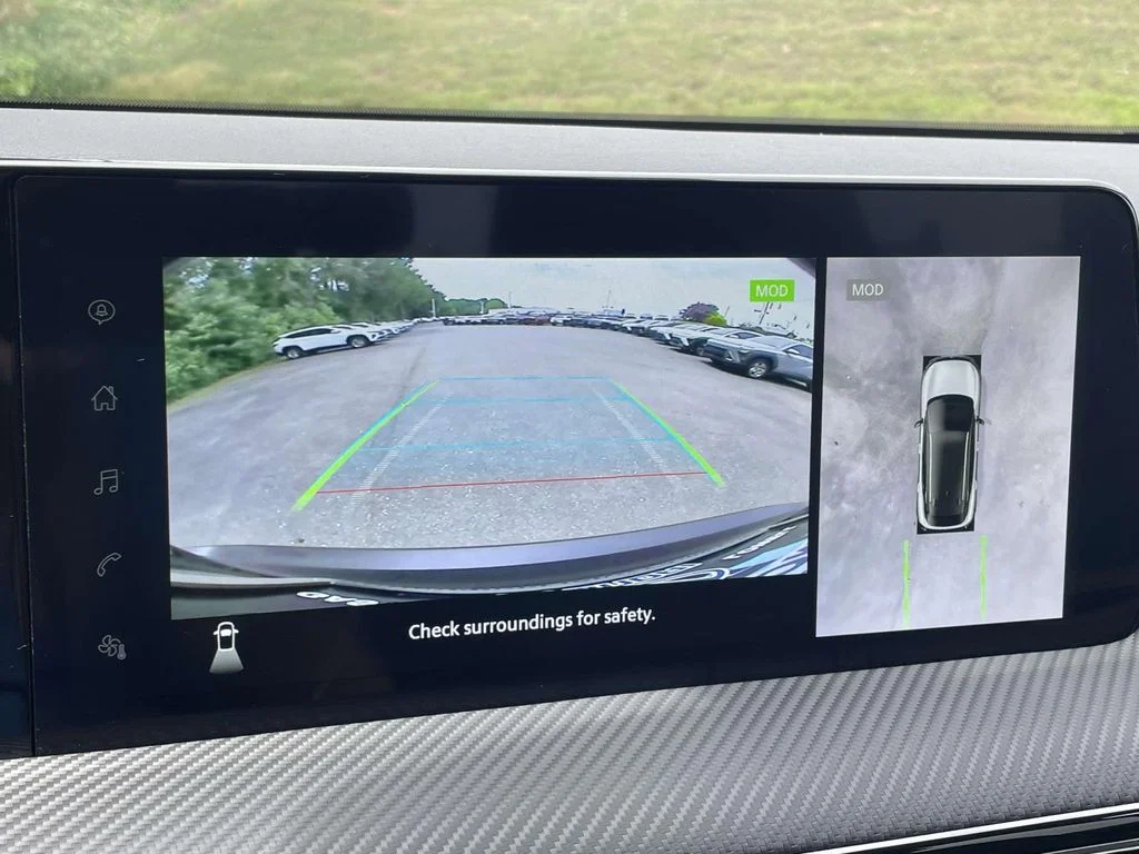 Used 2025 Black Nissan SR image 26