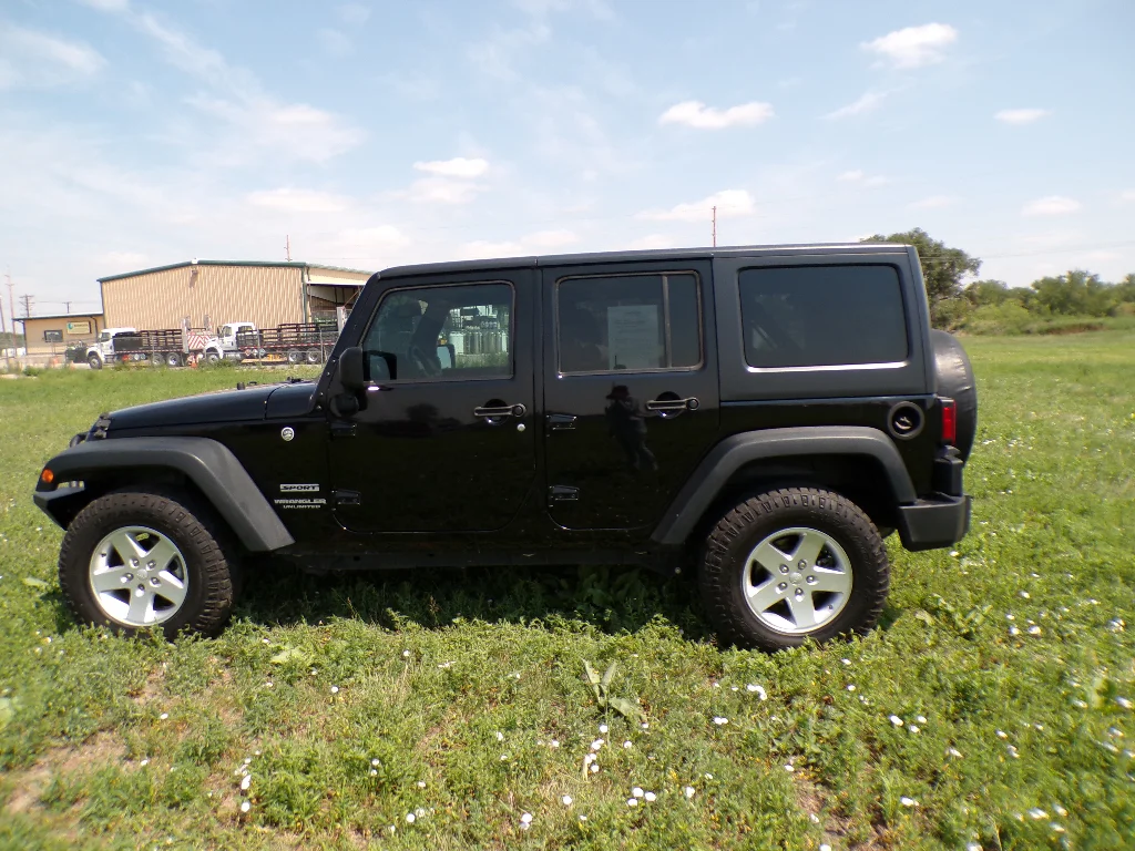 Used 2016 Black Clearcoat Jeep Sport image 8