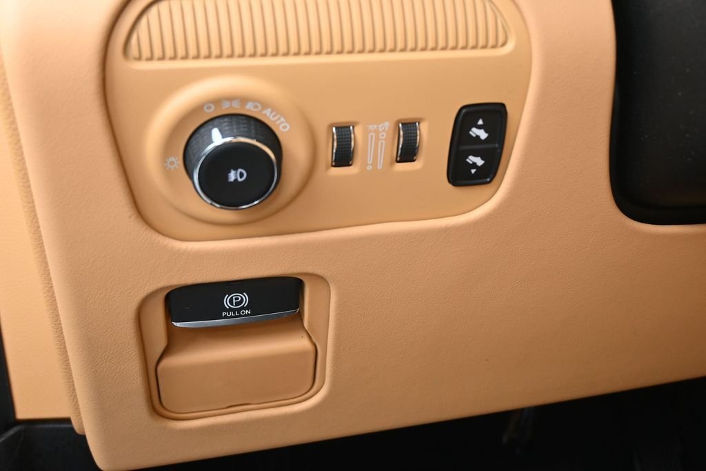Used 2023 Black Jeep Series III image 20