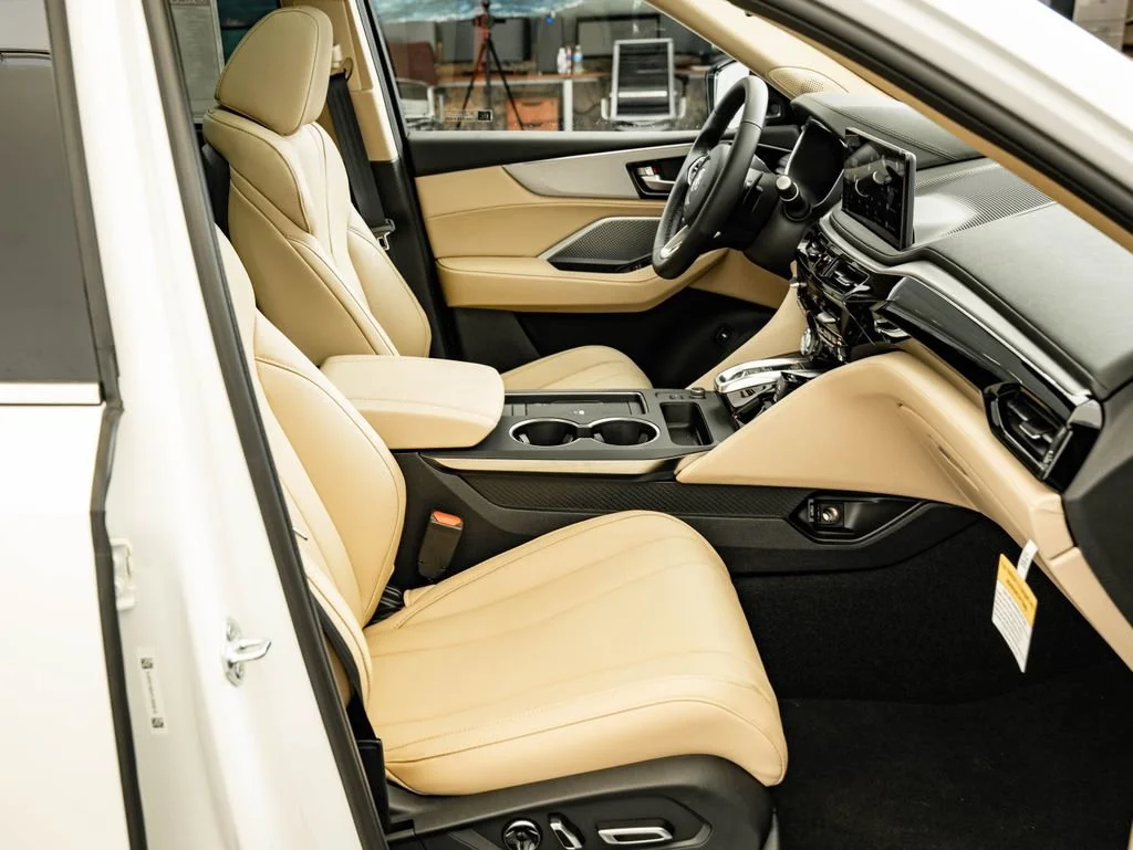 New 2026 Platinum White Pearl Acura SH-AWD image 25