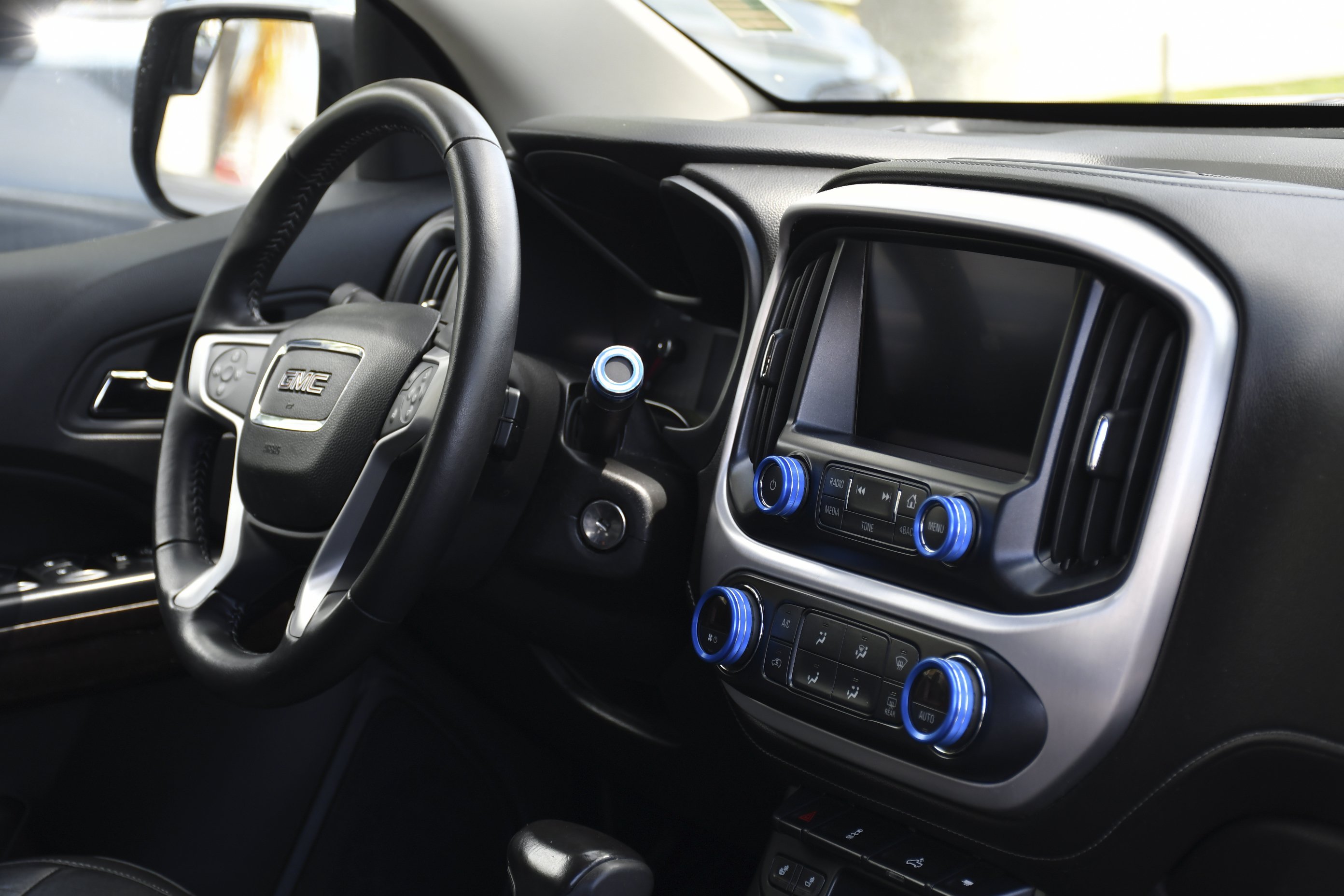 Used 2018 Satin Steel Metallic GMC 2WD SLT image 27