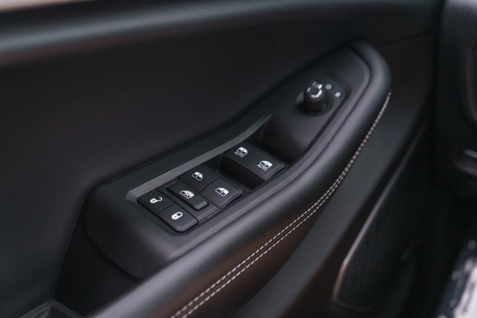 Used 2021 Rocky Mountain Pearlcoat Jeep Limited image 28