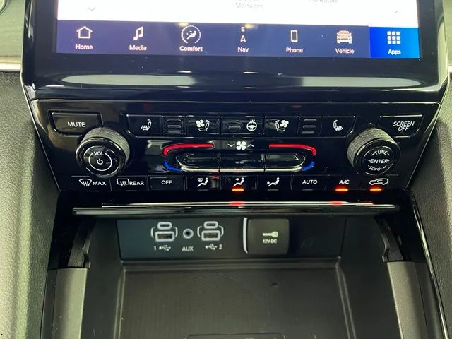 Used 2023 Silver Jeep Limited image 30