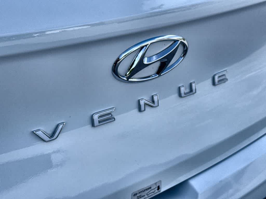 Used 2025 Lunar White Hyundai SEL image 10