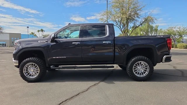 Used 2025 Silver GMC SLT image 4