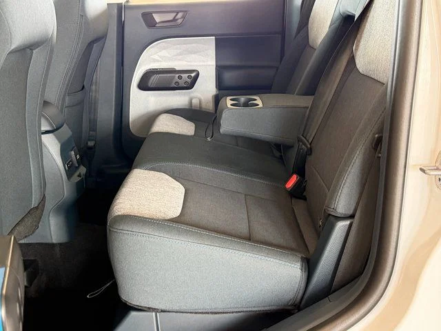 New 2025 Oxford White Ford XLT image 15