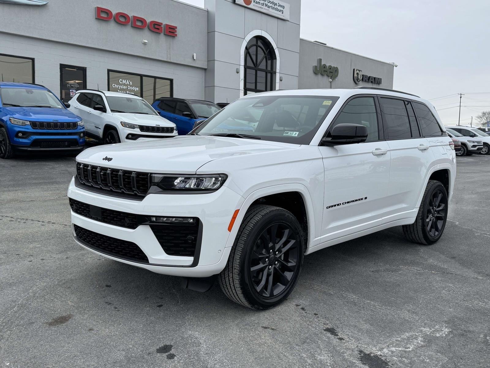 New 2026 Bright White Clear-Coat Exterior Paint Jeep Limited Reserve image 23