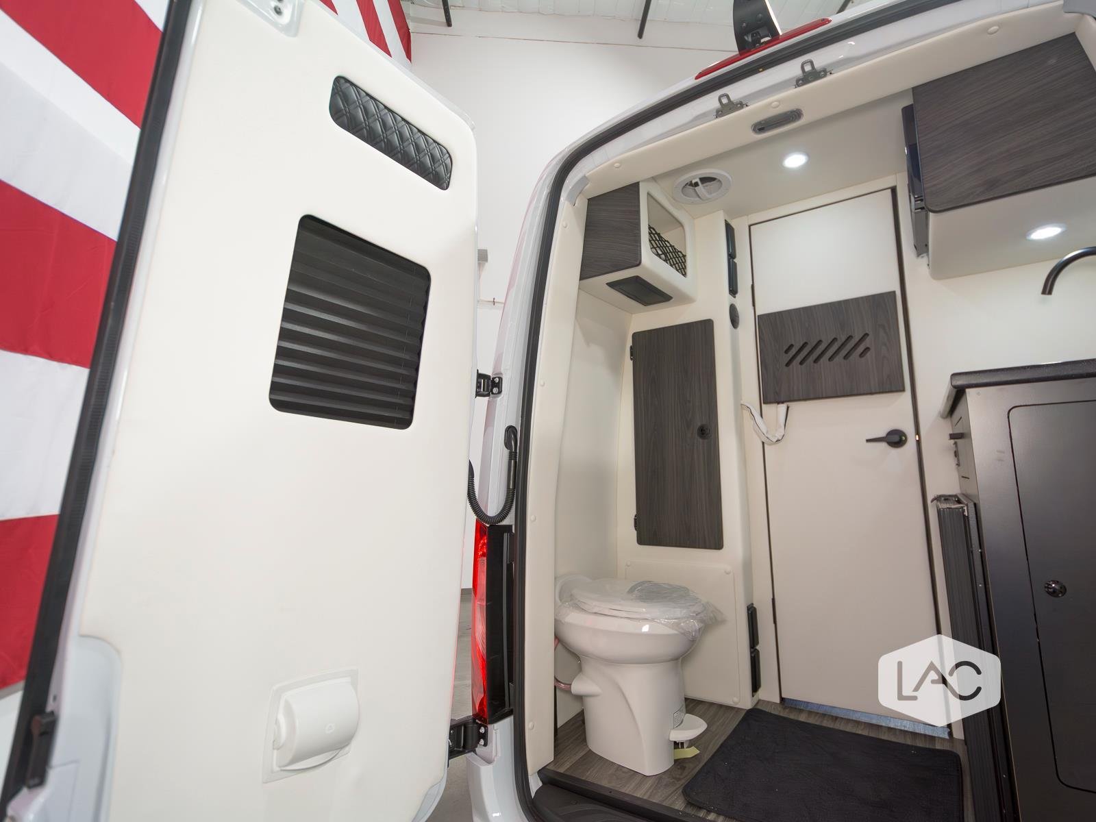 New 2026 WHITE OGV LUXURY COACH AWD (10OBA)1080 ANYWHERE w/ ADV PKG 2.1 image 16