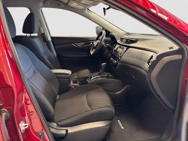 Used 2020 Red Nissan SV image 16