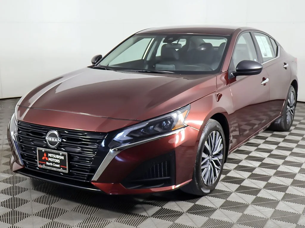 Used 2024 Red Nissan 2.5 SV image 5
