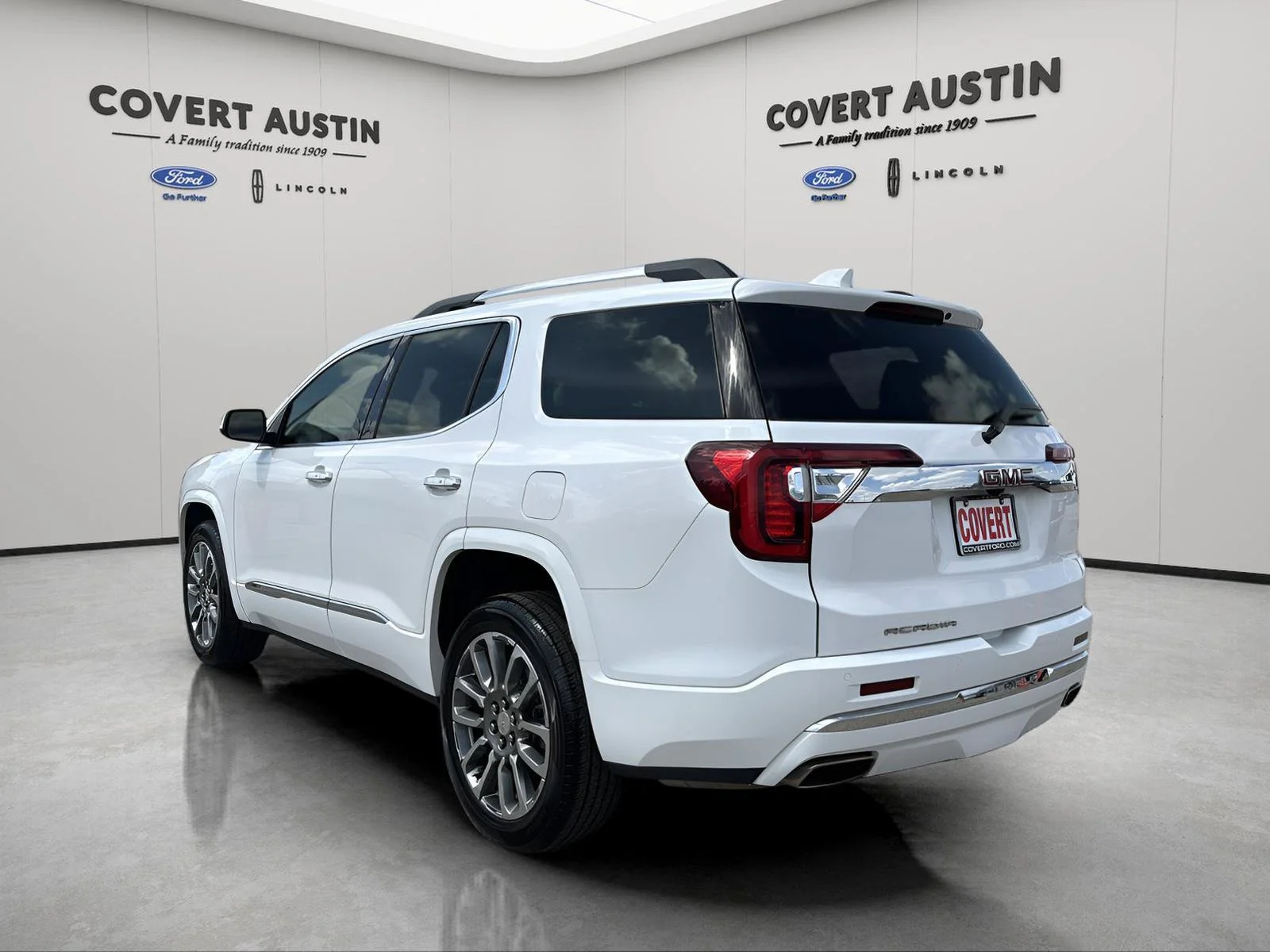 Used 2023 White GMC Denali image 3