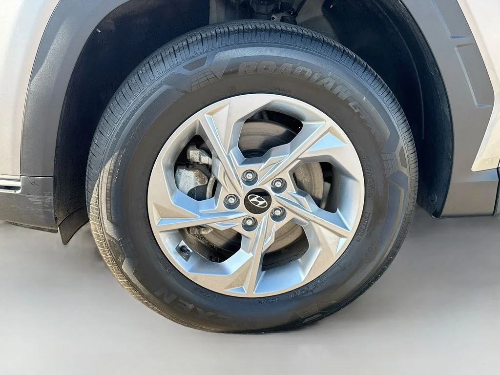 Used 2023 Shimmering Silver Hyundai SEL image 22