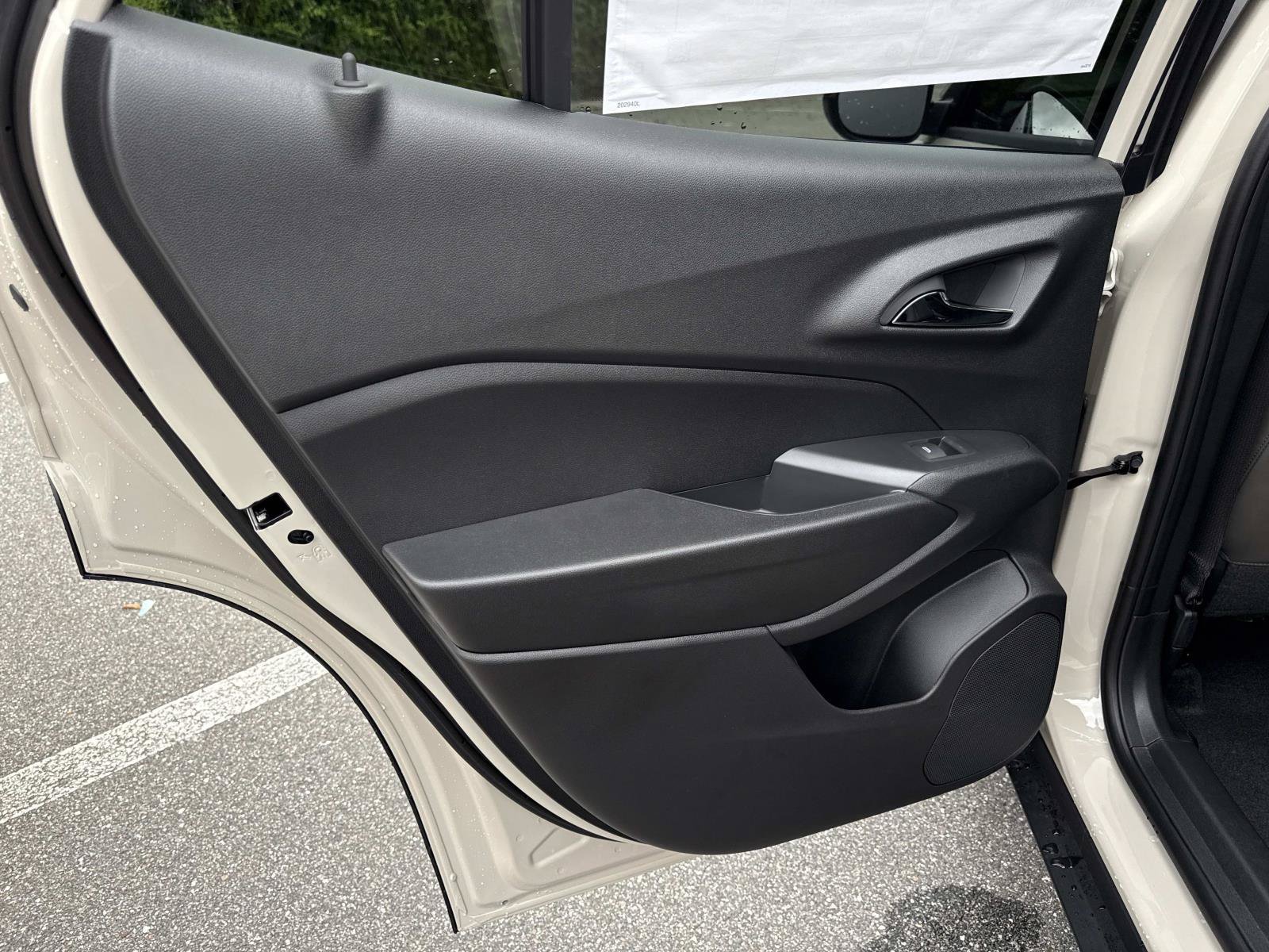 New 2026 White Sands Chevrolet ACTIV image 9