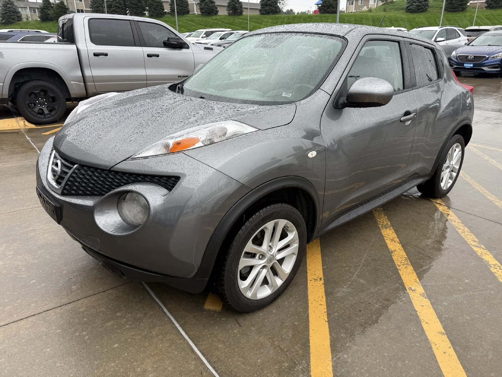 Used 2013 Gray Nissan SV image 1