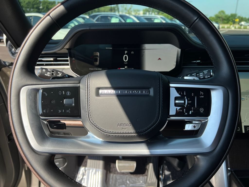 Used 2025 Gold Land Rover SE image 19