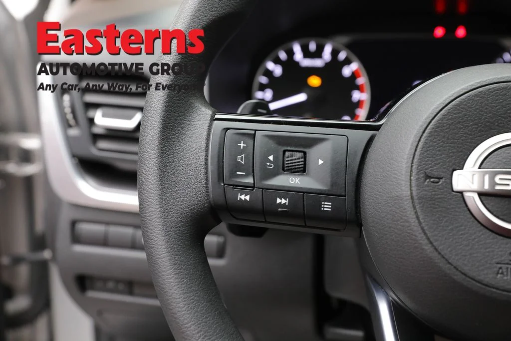 Used 2023 Silver Nissan SV image 14