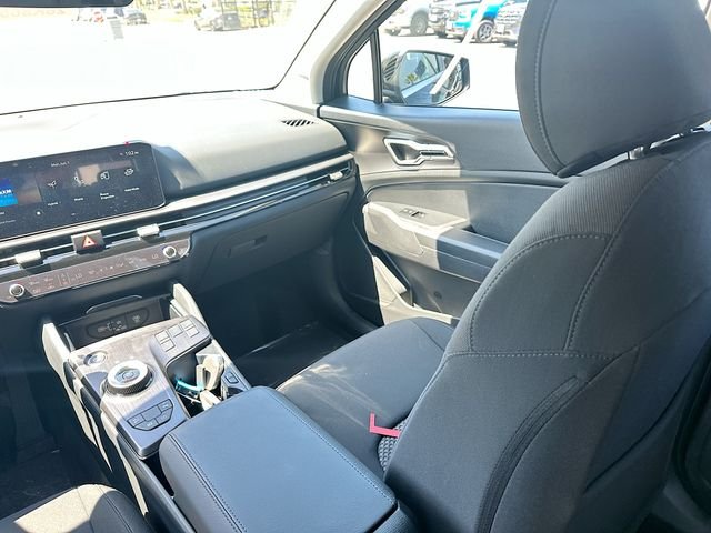 New 2026 Fusion Black Kia LX image 21