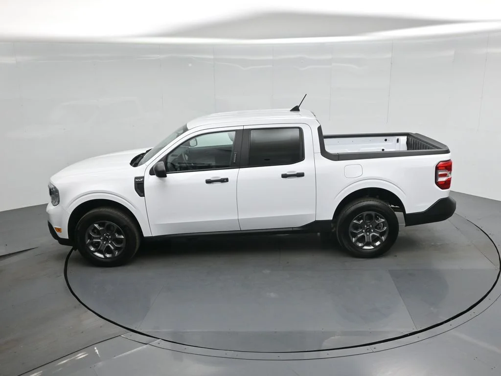 Certified Used 2023 White Ford XLT image 39