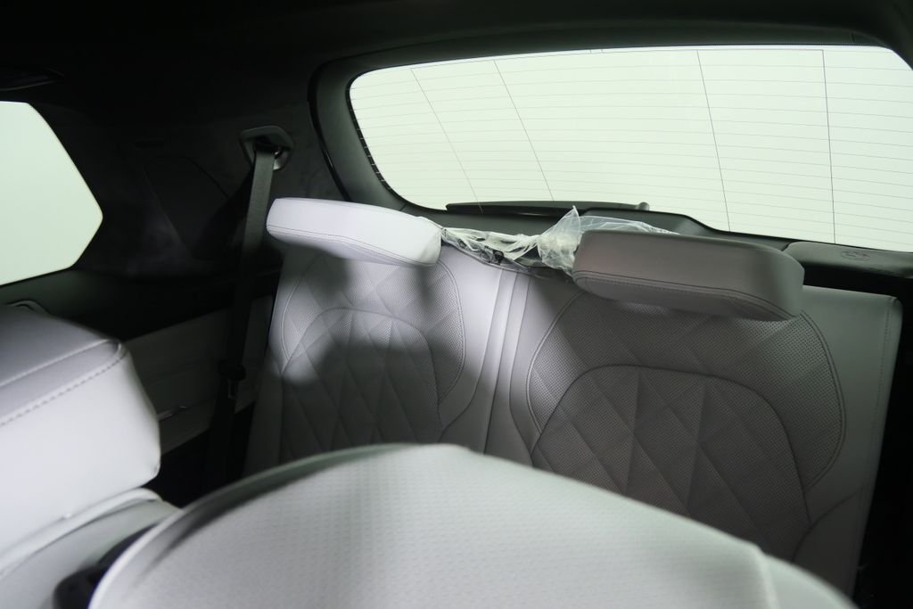 New 2027 Alpine White BMW xDrive40i image 17