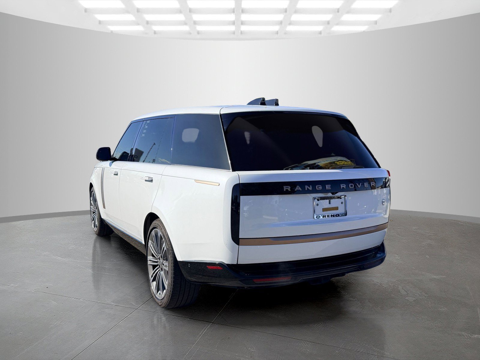 Used 2024 White Land Rover SV image 7