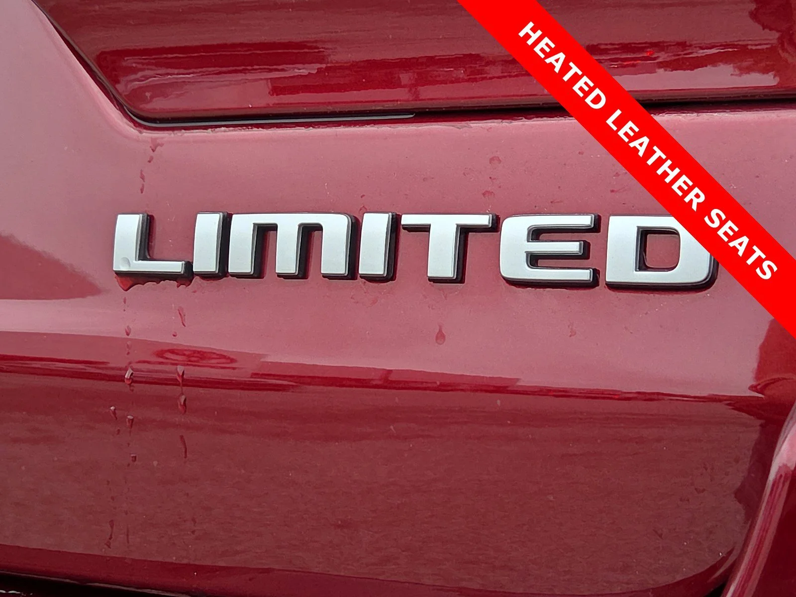Used 2025 Velvet Red Pearlcoat Jeep Limited image 8