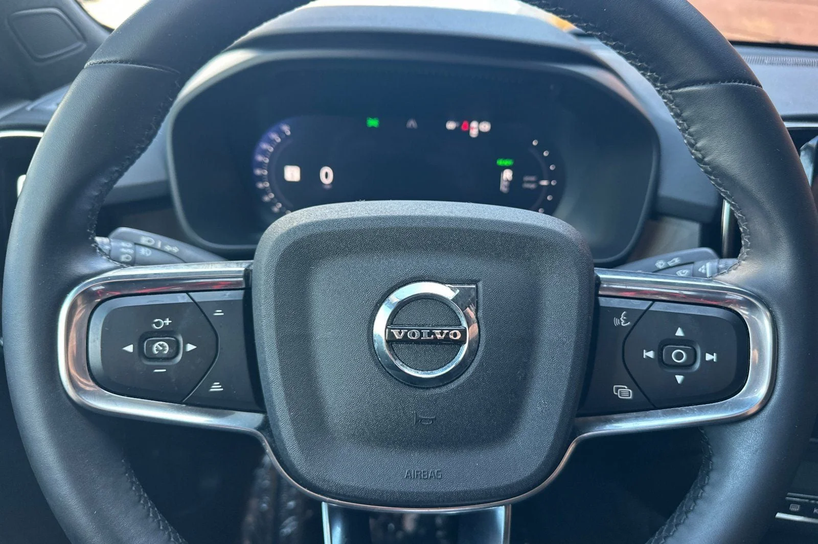 Certified Used 2023 Crystal White Volvo Ultimate image 26