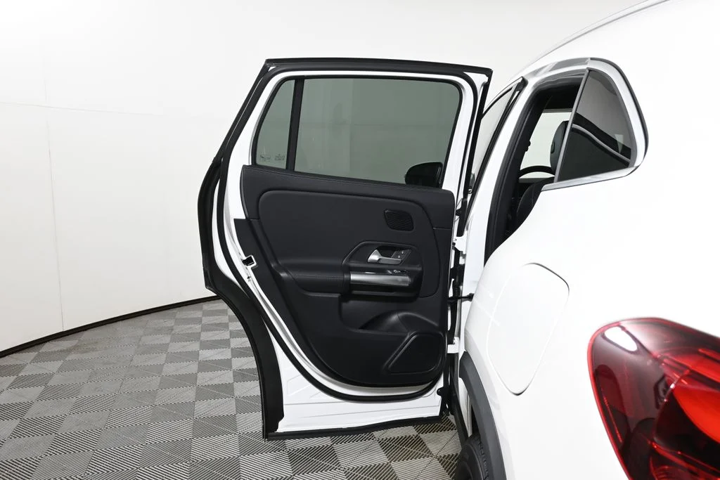 Used 2026 White Mercedes-Benz GLA 250 image 27
