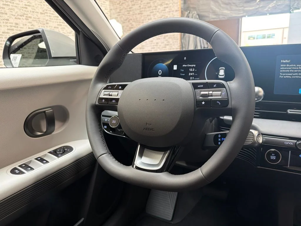 New 2027 Cyber Gray Hyundai SE image 18