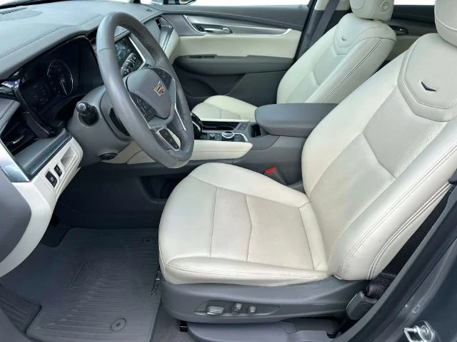 Used 2024 Silver Cadillac Premium Luxury image 22