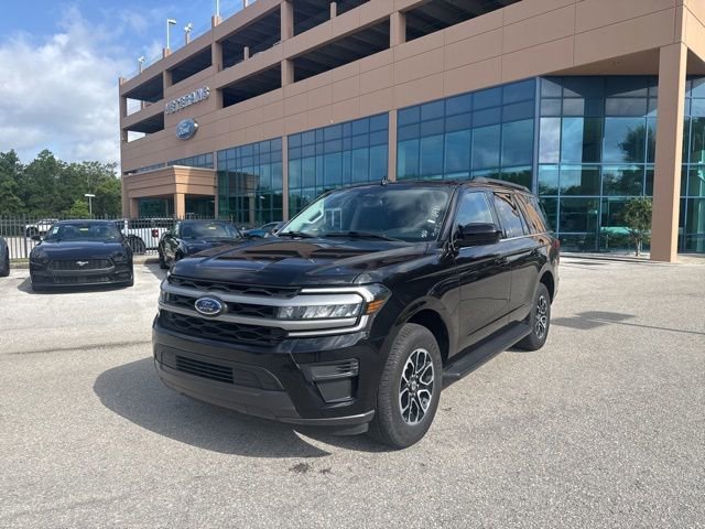 2024 Ford Expedition XLT's photo