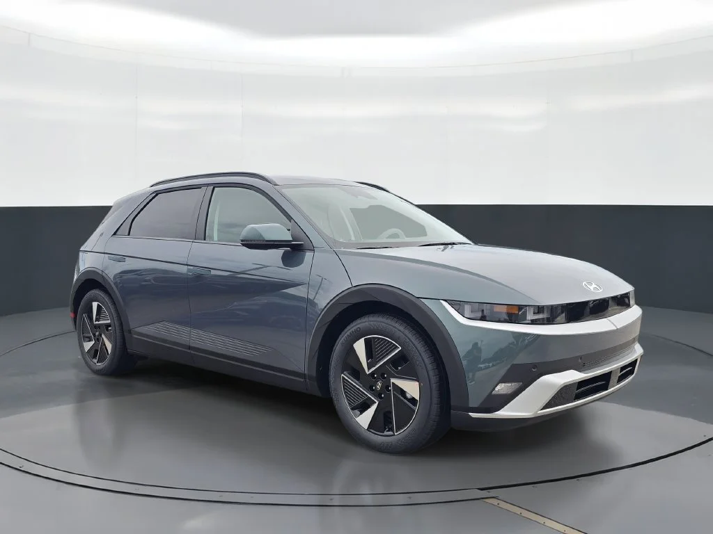 New 2027 Green Hyundai SEL image 2