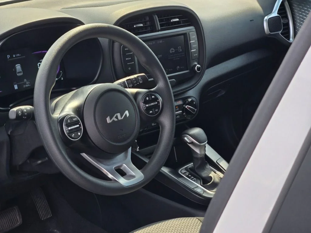 Used 2025 White Kia LX image 21