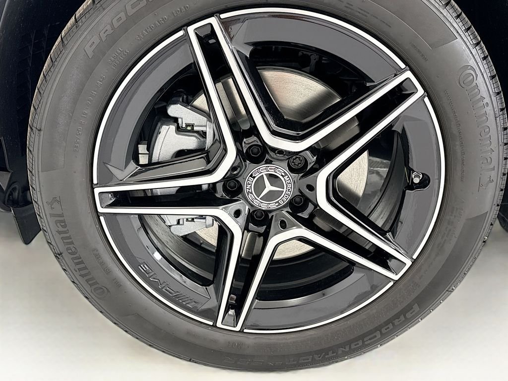 New 2026 Mountain Grey Metallic Mercedes-Benz GLB 250 image 28
