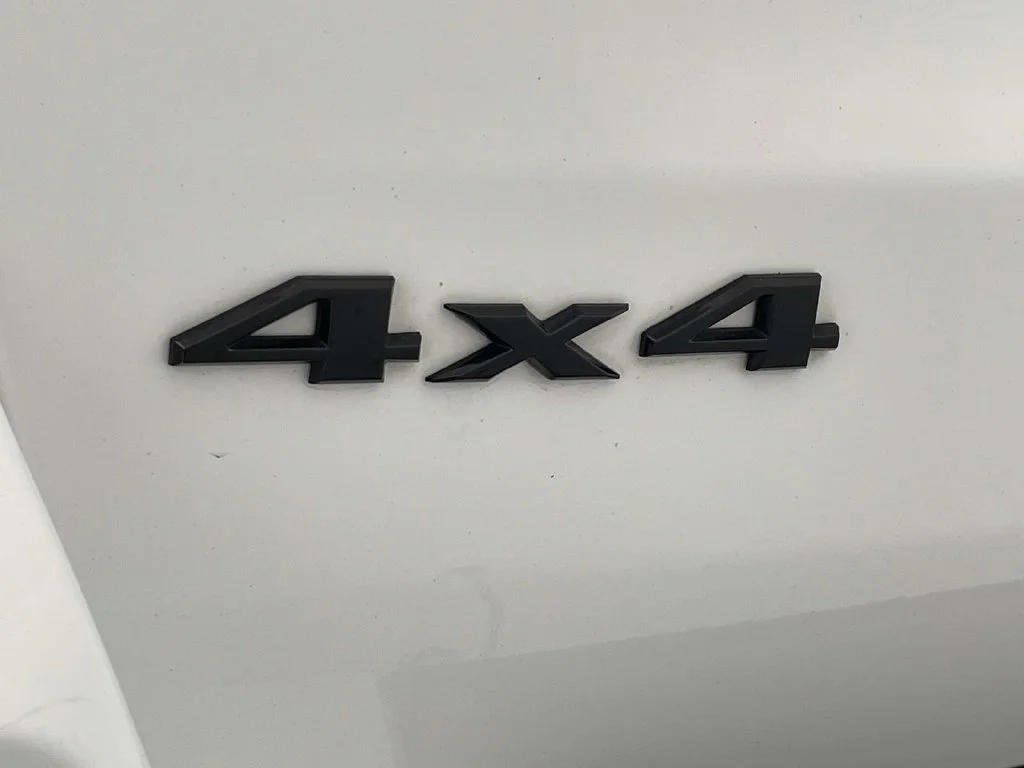 Used 2018 White Jeep Altitude image 12