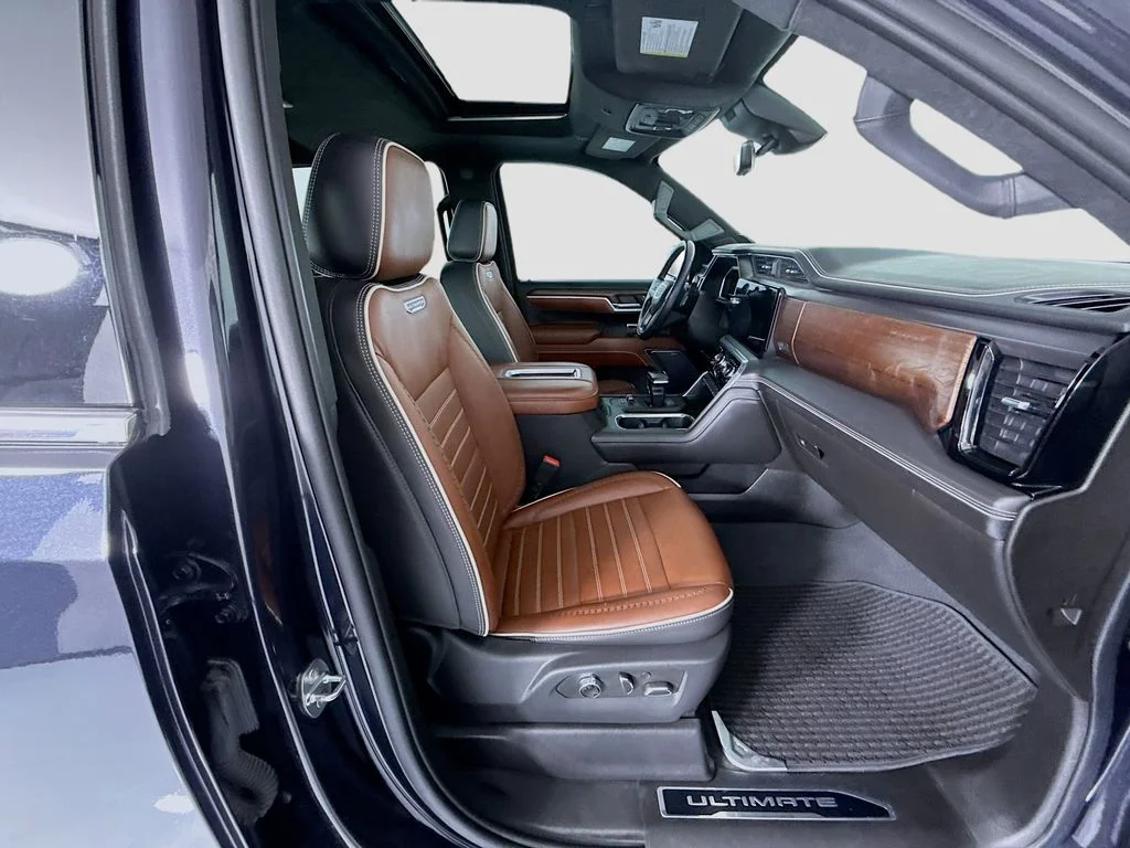 Used 2022 Silver GMC Denali Ultimate image 20