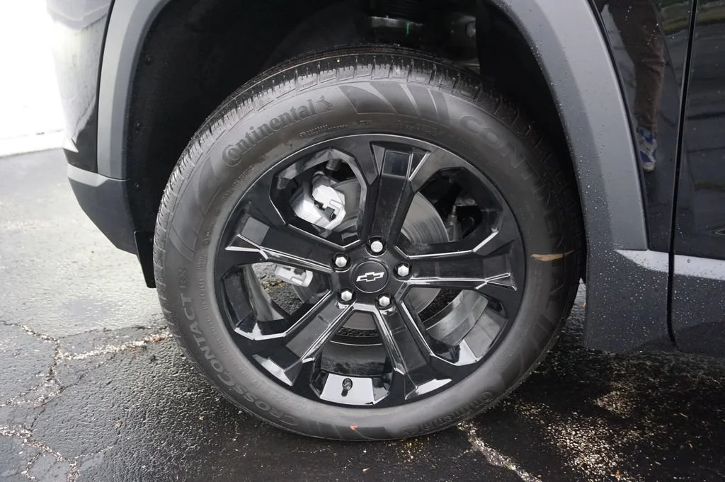 2027 Chevrolet Equinox LT - Photo 27