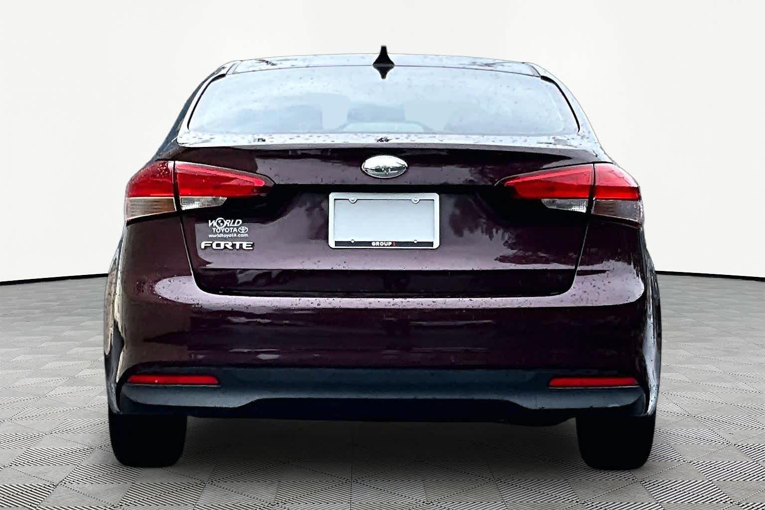 Used 2018 Garnet Red Kia LX image 4