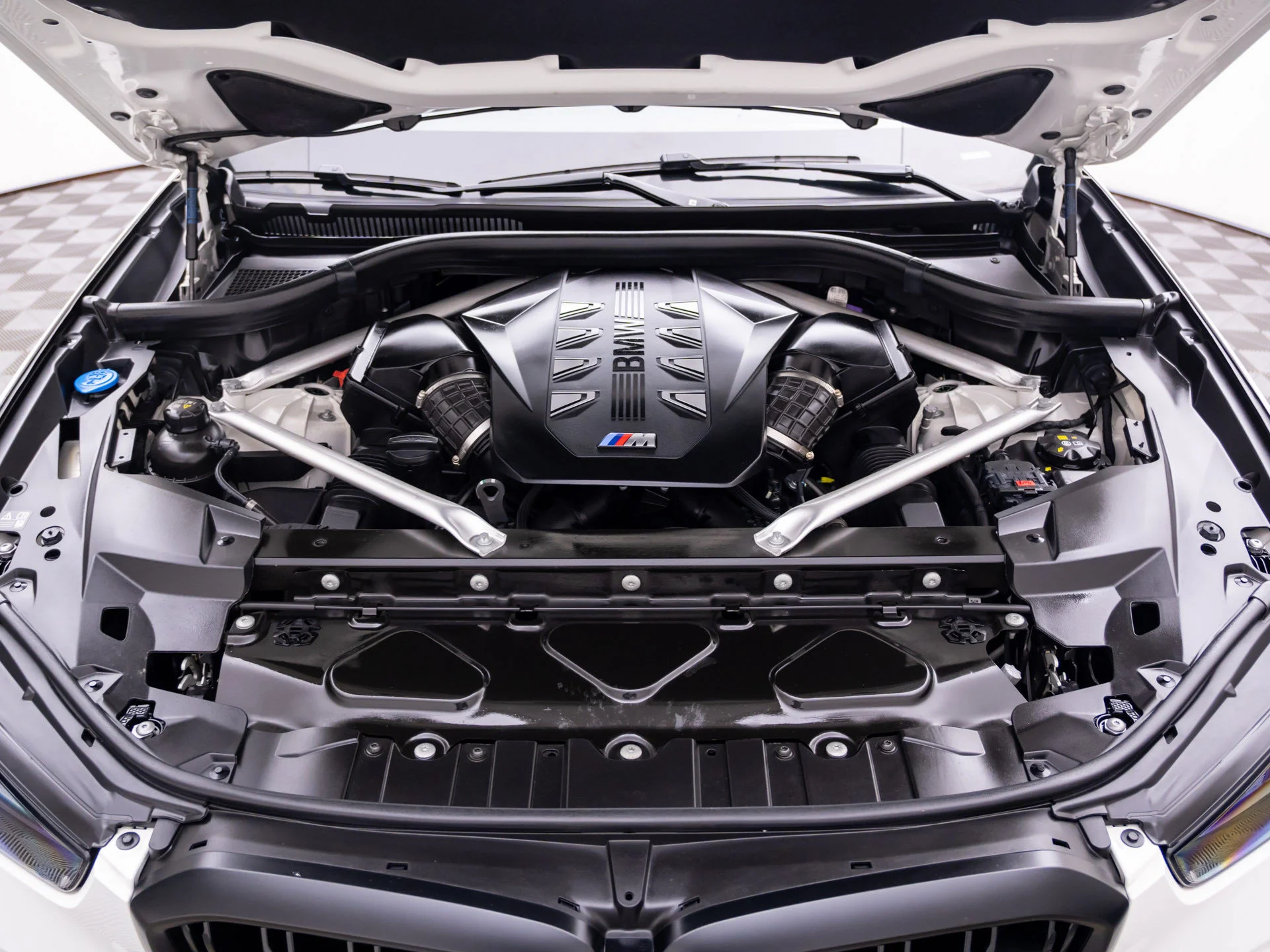 Certified Used 2024 White BMW M60i image 32