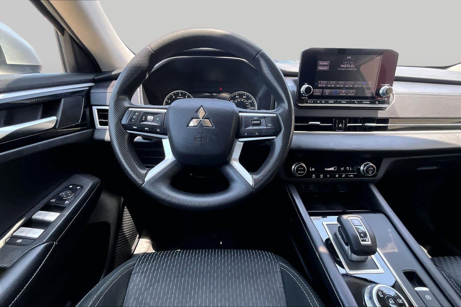 Pre-Owned 2023 Mitsubishi Outlander ES