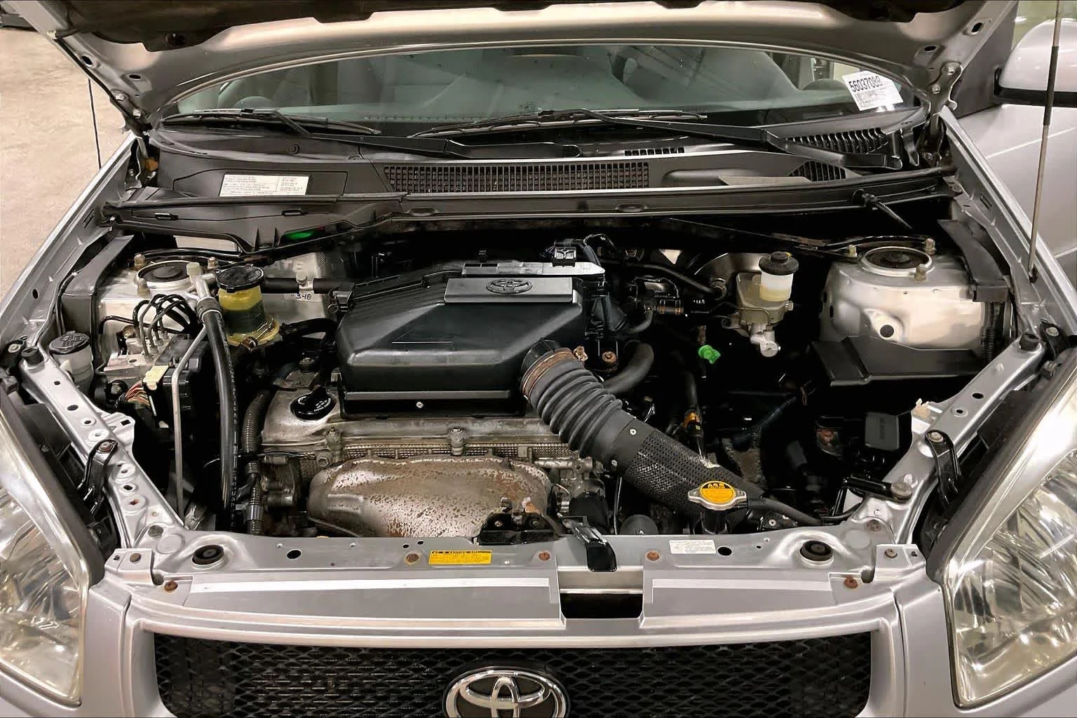 Used 2005 Titanium Metallic Toyota  image 31