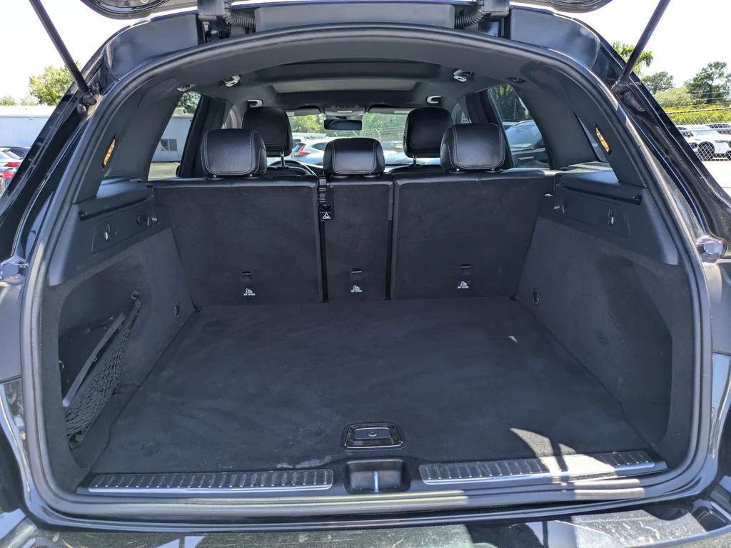 Used 2022  Mercedes-Benz GLC 300 image 11
