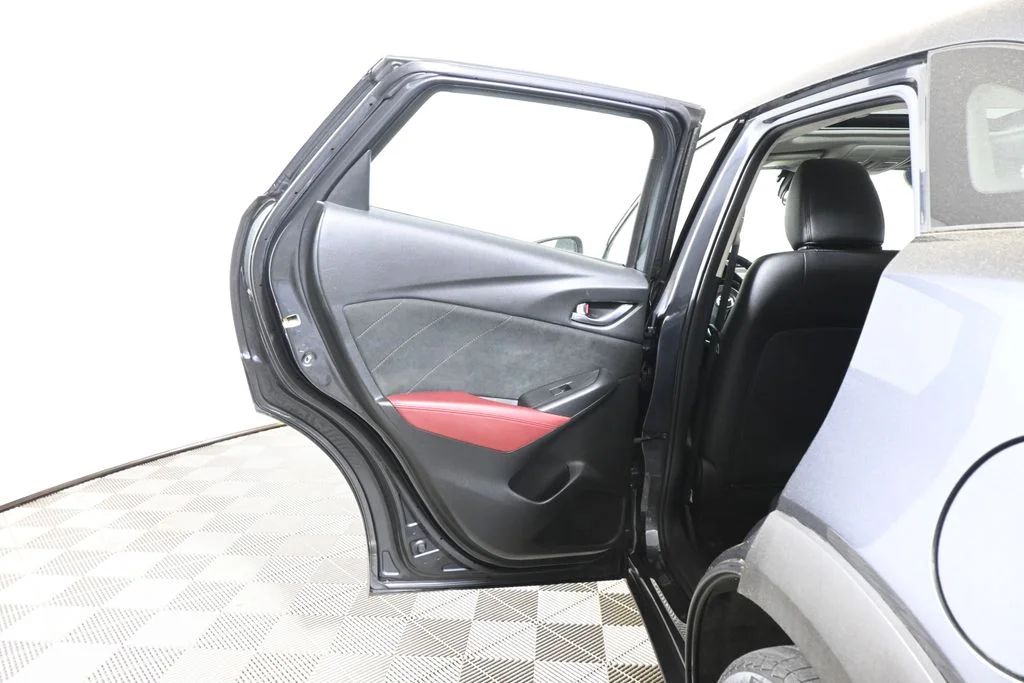 Used 2017 Gray Mazda Grand Touring image 31
