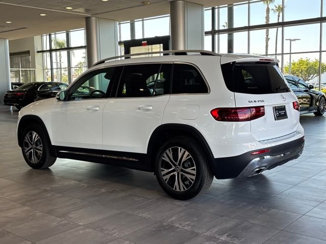 New 2026 Polar White Mercedes-Benz GLB 250 image 6